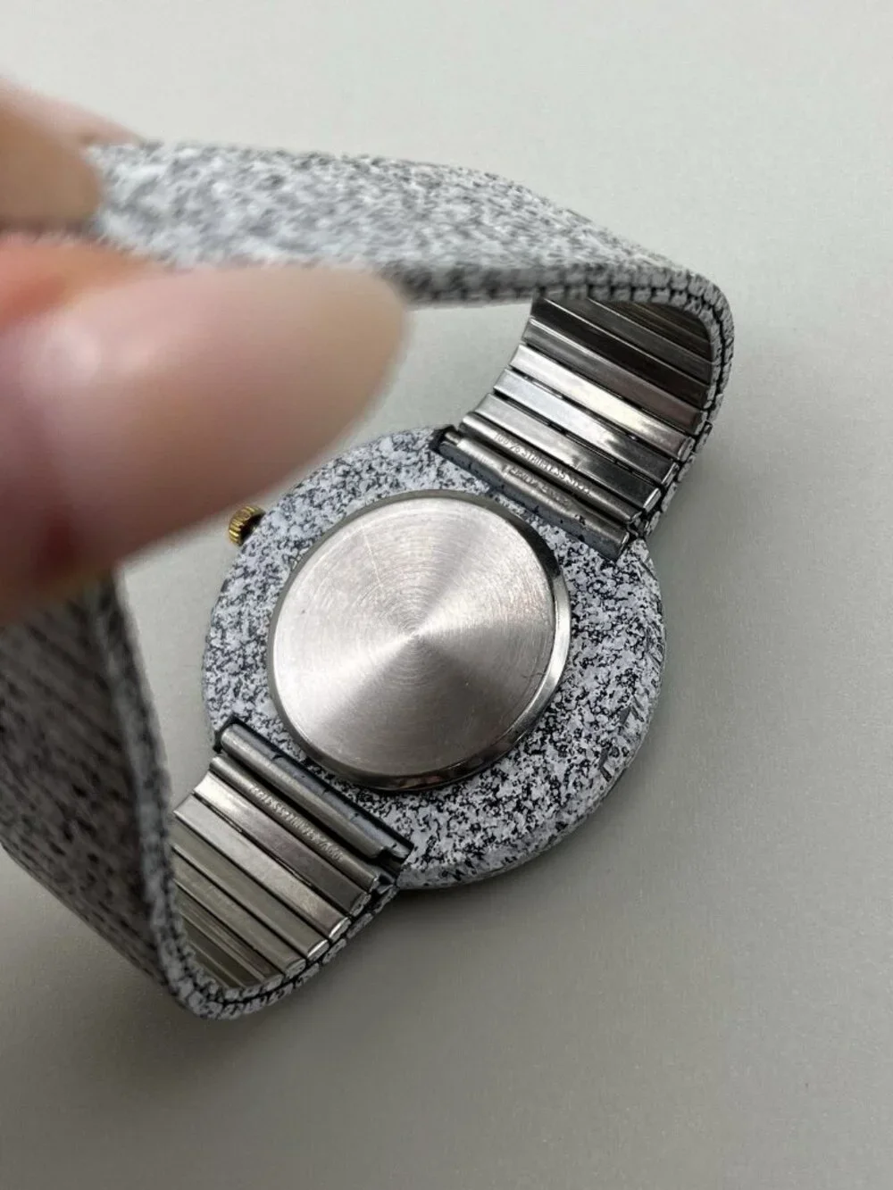 VTG 80s Faux Granite Stone Quartz Stretch Band Wristwatch Brutalist Postmodern